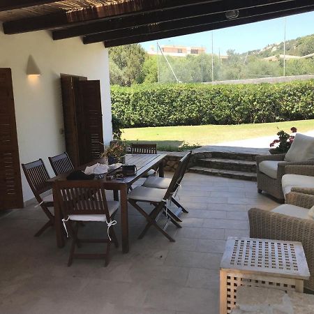 Porto Istana Beach House 奧爾比亞 外观 照片