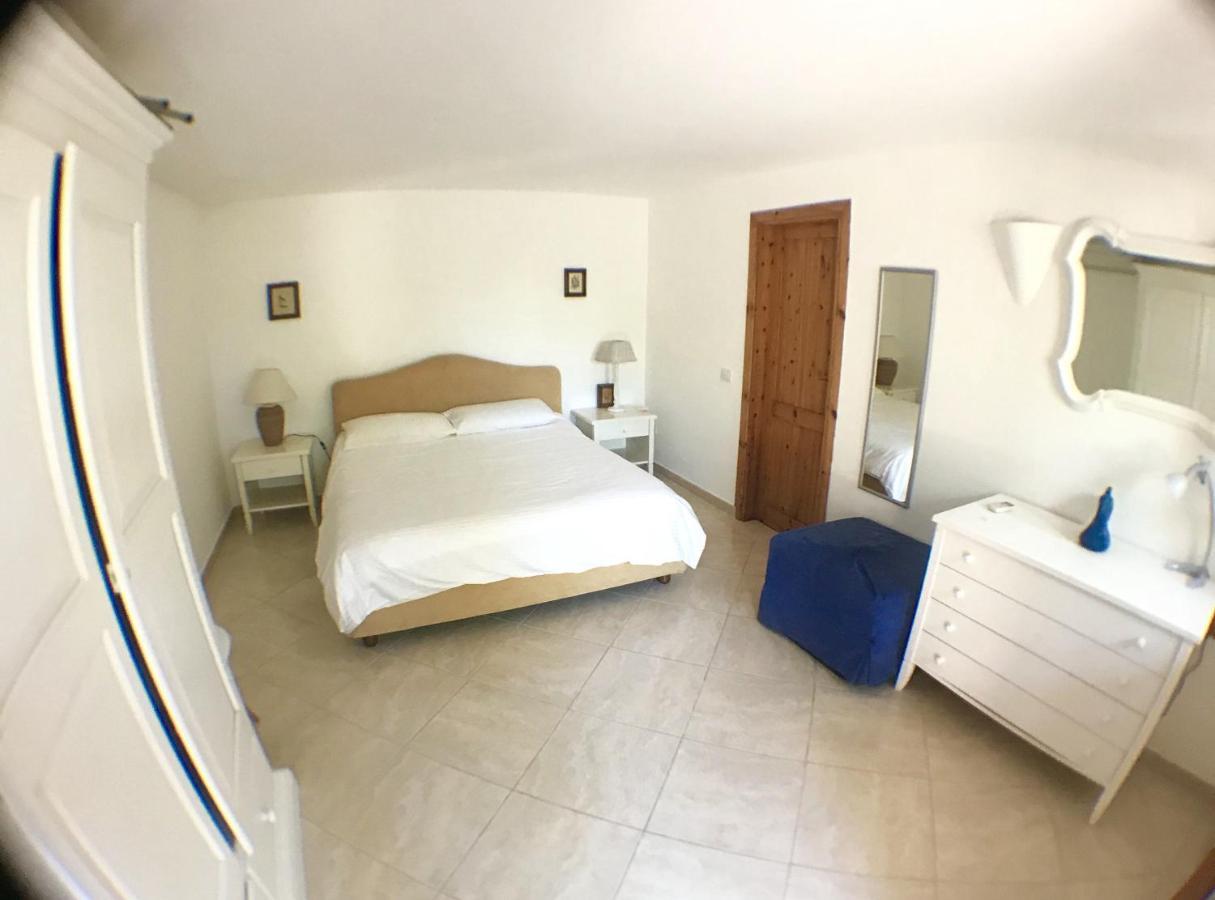 Porto Istana Beach House 奧爾比亞 外观 照片