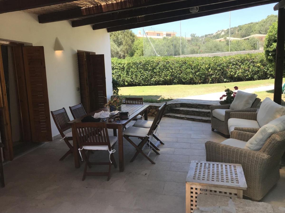 Porto Istana Beach House 奧爾比亞 外观 照片