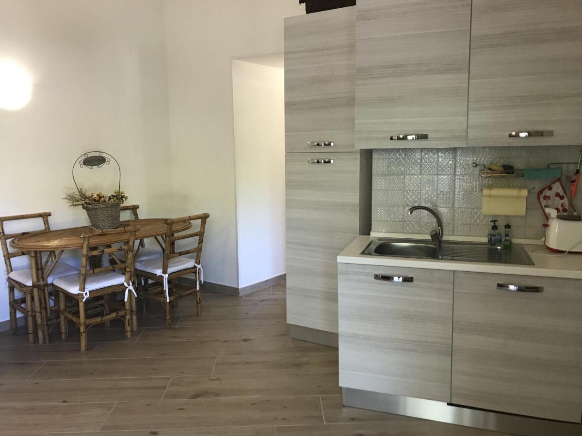 Porto Istana Beach House 奧爾比亞 外观 照片